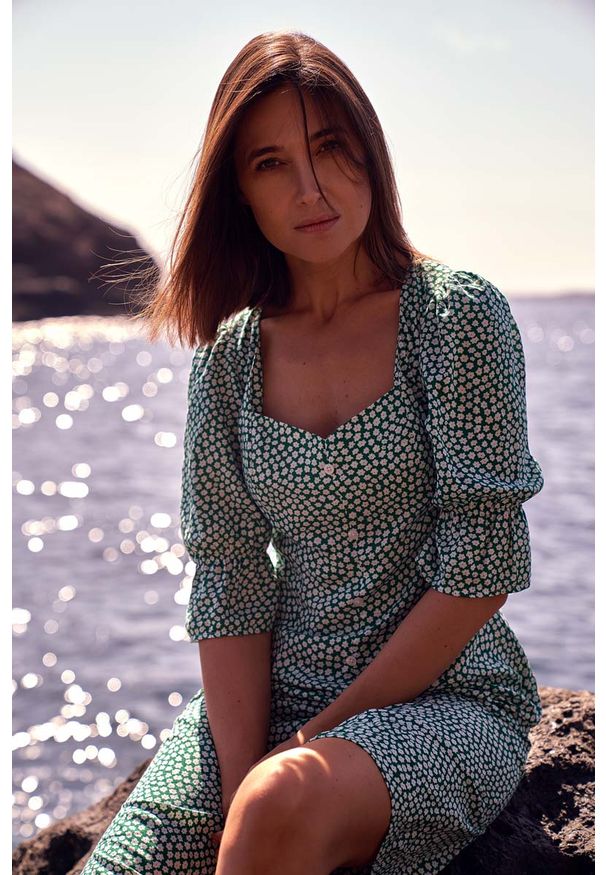 MOE - Sukienka w Stylu Retro na Guziki - Model 1. Materiał: poliester, wiskoza. Styl: retro
