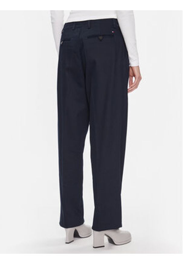 TOMMY HILFIGER - Tommy Hilfiger Chinosy WW0WW40509 Granatowy Relaxed Fit. Kolor: niebieski. Materiał: bawełna