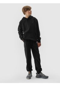 4f - Spodnie z mikropolaru joggery dziecięce - czarne. Kolor: czarny. Materiał: dzianina