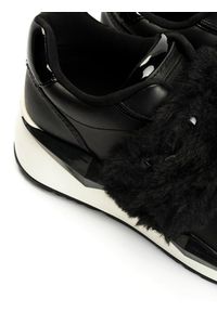 Guess Sneakersy "Tinsel" | FL8TI2 LEA12 / Tinsel | Kobieta | Czarny. Wysokość cholewki: przed kostkę. Zapięcie: bez zapięcia. Kolor: czarny. Materiał: materiał, syntetyk, tkanina, skóra. Wzór: aplikacja. Obcas: na koturnie