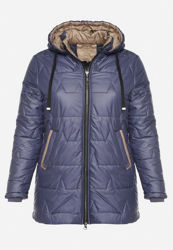 Born2be - Niebieska Pikowana Kurtka o Prostym Kroju z Kapturem Nileria. Okazja: na co dzień, do pracy, na spotkanie biznesowe. Typ kołnierza: kaptur. Kolekcja: plus size. Kolor: niebieski. Materiał: poliester, dzianina, jeans. Styl: biznesowy, casual