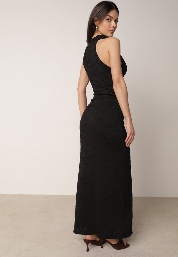 Born2be - Czarna Sukienka Wieczorowa Bez Rękawów z Dekoltem Woda z Domieszką Wiskozy Neamela. Typ kołnierza: dekolt woda. Kolor: czarny. Materiał: wiskoza. Długość rękawa: bez rękawów. Typ sukienki: proste. Styl: wizytowy