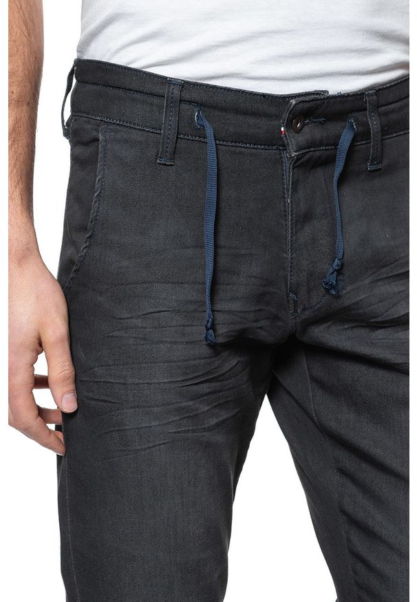 Mustang - SPODNIE MĘSKIE MUSTANG RelaXed Chino 1010121 4000 983