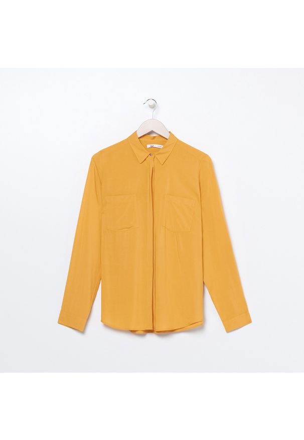 Sinsay - Klasyczna koszula z wiskozy - Żółty. Kolor: żółty. Materiał: wiskoza. Styl: klasyczny