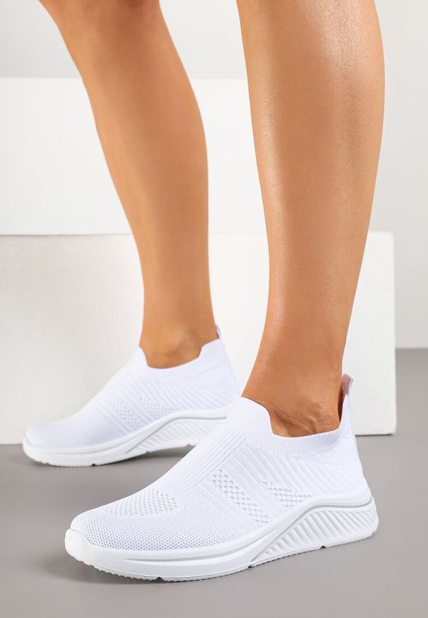 Renee - Białe Siateczkowe Buty Sportowe Sneakersy o Wsuwanym Fasonie Niltewi. Okazja: na spotkanie biznesowe, do pracy, na co dzień. Kolor: biały. Materiał: jeans