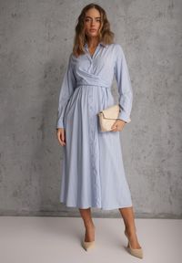 Renee - Niebieska Wiskozowa Sukienka o Koszulowym Kroju z Marszczoną Talią Abilera. Okazja: na co dzień. Kolor: niebieski. Materiał: wiskoza. Wzór: paski. Typ sukienki: koszulowe. Styl: casual, elegancki, klasyczny #5