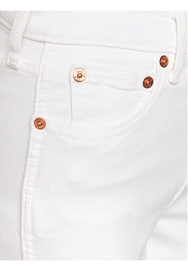 GAP - Gap Jeansy 570955-00 Biały Slim Fit. Kolor: biały