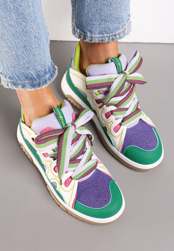 Renee - Zielone Sneakersy Ozdobione Brokatem z Oryginalnym Sznurowaniem Patricie. Kolor: zielony, beżowy. Wzór: aplikacja