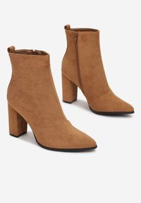 Renee - Jasnobrązowe Botki Aeriel. Wysokość cholewki: za kostkę. Nosek buta: szpiczasty. Zapięcie: zamek. Kolor: brązowy. Materiał: jeans. Szerokość cholewki: normalna. Obcas: na platformie. Styl: klasyczny, elegancki #2