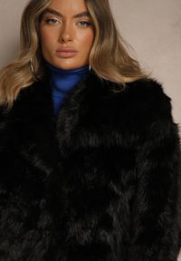 Renee - Czarna Futerkowa Kurtka Dwurzędowa z Szerokim Kołnierzem Fesandrea. Okazja: na co dzień. Kolor: czarny. Materiał: jeans. Styl: casual #3