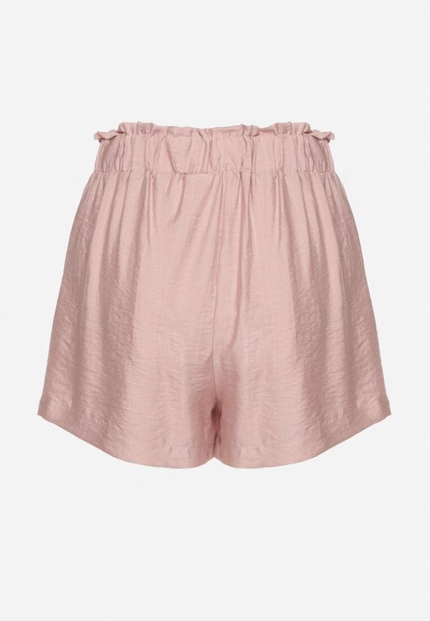 Born2be - Różowe Wiskozowe Szorty w Stylu Paper Bag z Paskiem Saramora. Okazja: na co dzień, na spacer. Kolor: różowy. Materiał: wiskoza. Sezon: lato. Styl: elegancki, casual