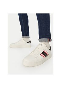 Sneakersy Armani Exchange. Kolor: biały #1