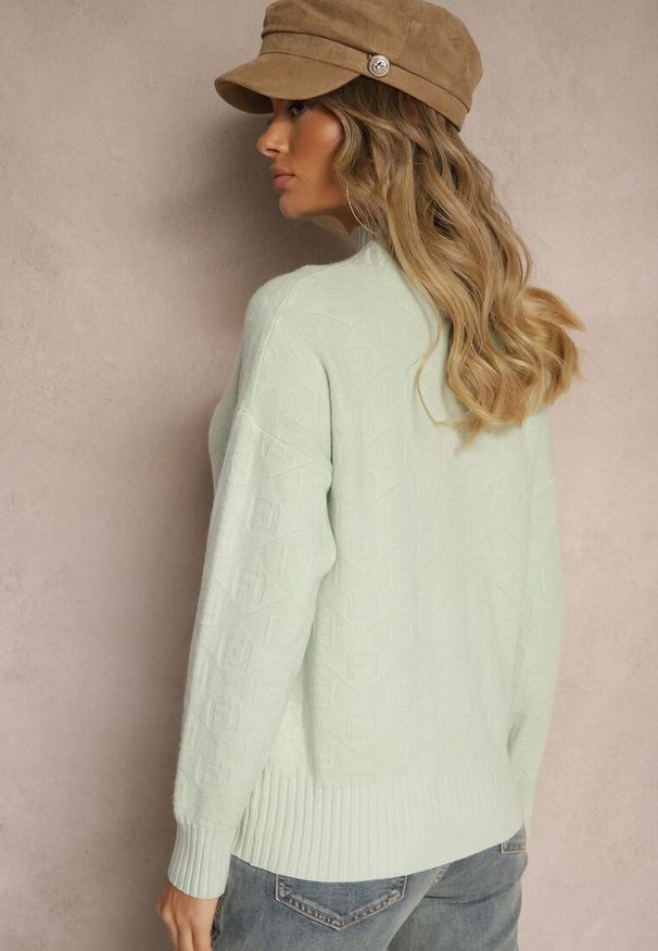 Renee - Miętowy Golf Sweter z Tłoczeniem i Ściągaczami Melovira. Typ kołnierza: golf. Kolor: miętowy. Sezon: zima