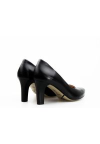 Inna - Czółenka klasyczne skórzane czarne Clasicco. Kolor: czarny. Materiał: skóra. Obcas: na obcasie. Styl: klasyczny. Wysokość obcasa: średni #3