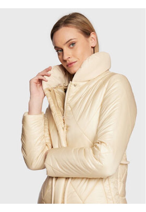 Liu Jo Płaszcz zimowy WF2171 T9442 Écru Regular Fit. Materiał: syntetyk. Sezon: zima