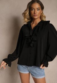 Renee - Czarna Koszula z Ozdobnymi Falbankami Jeneviella. Okazja: na co dzień. Typ kołnierza: kołnierz z falbankami. Kolor: czarny. Wzór: aplikacja. Styl: klasyczny, casual #3