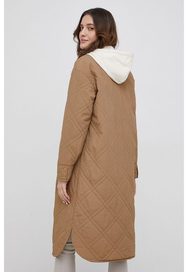Vero Moda Kurtka damska kolor beżowy przejściowa. Okazja: na co dzień. Kolor: beżowy. Materiał: poliester, tkanina. Wzór: gładki. Styl: casual