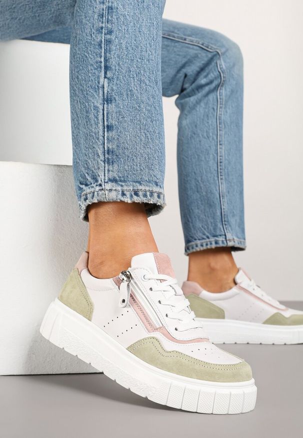 Renee - Biało-Zielone Streetwearowe Sneakersy ze Skóry Naturalnej z Ozdobnym Suwakiem Eleavenna. Okazja: na co dzień. Zapięcie: sznurówki. Kolor: biały. Materiał: skóra. Obcas: na obcasie. Wysokość obcasa: niski