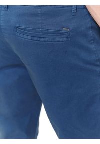 TOP SECRET - Spodnie typu chino regularne. Okazja: do pracy, na co dzień. Kolor: niebieski. Materiał: dzianina, tkanina. Wzór: gładki. Styl: casual #7
