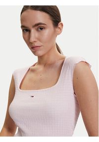 Tommy Jeans Top DW0DW22220 Różowy jasny Slim Fit. Kolor: różowy. Materiał: syntetyk #5