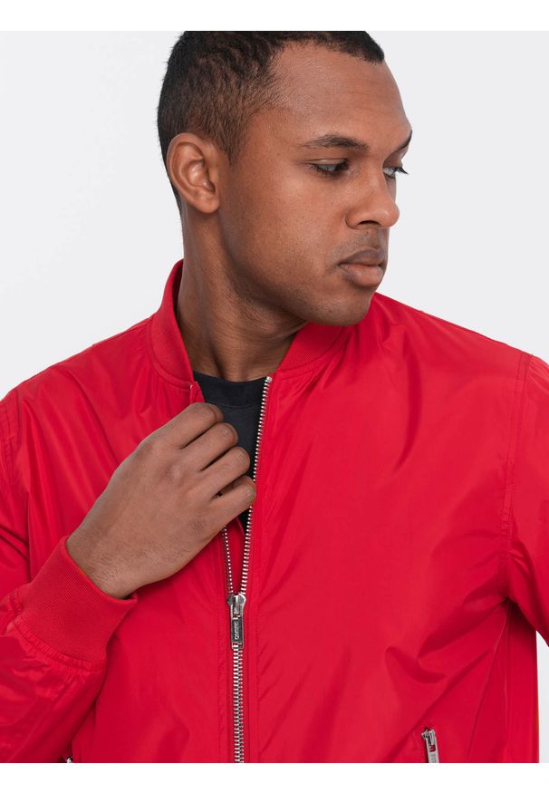 Ombre Clothing - Kurtka męska bomberka szwedka - czerwona V14 - Rozmiar: XL. Okazja: na co dzień. Kolor: czerwony. Materiał: materiał, żakard, poliester. Wzór: jednolity, gładki. Styl: klasyczny, casual