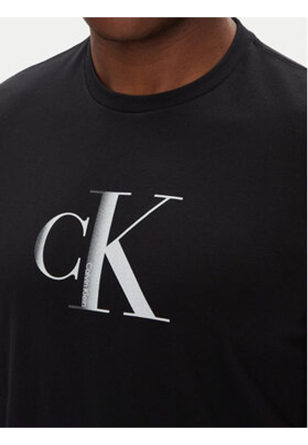 Calvin Klein Jeans T-Shirt Center Monogram LV04RC857G Czarny Regular Fit. Kolor: czarny. Materiał: bawełna