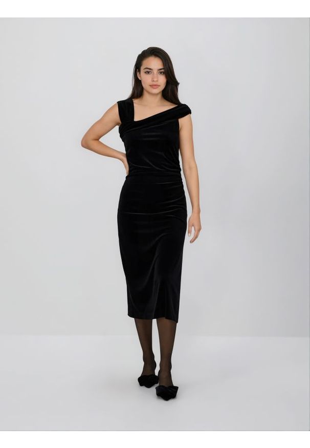 Reserved - Welurowa sukienka midi - czarny. Kolor: czarny. Materiał: welur. Długość: midi