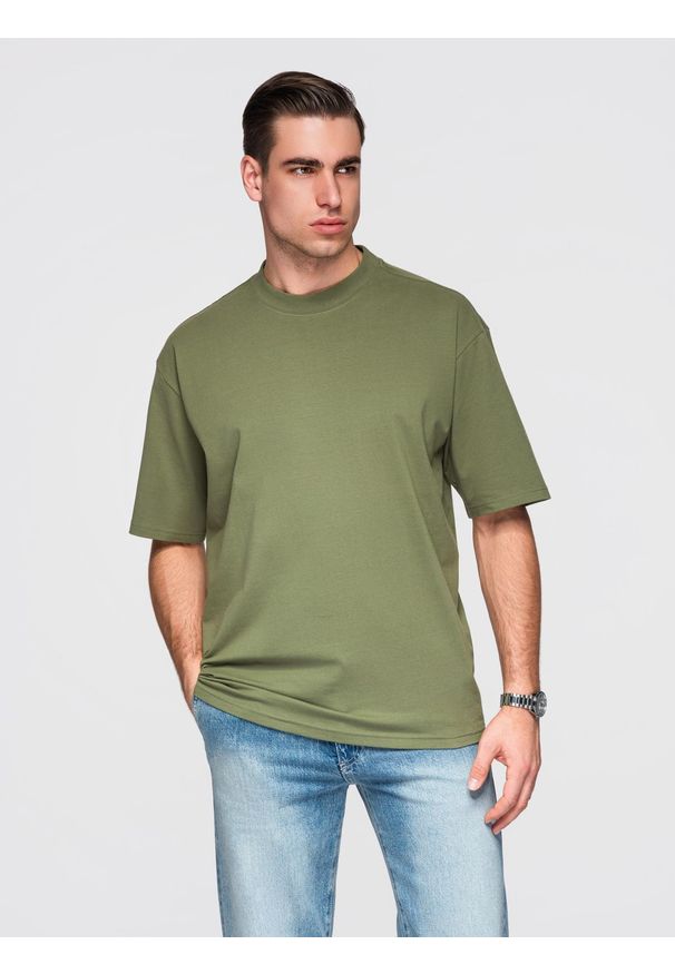 Ombre Clothing - Męski t-shirt bawełniany LOOSE FIT z okrągłym dekoltem – ciemnooliwkowy V8 - Rozmiar: M. Okazja: na co dzień. Kolor: oliwkowy. Materiał: bawełna. Styl: casual, klasyczny