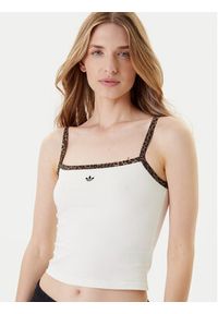 Adidas - adidas Top Leopard JW7309 Biały Slim Fit. Kolor: biały. Materiał: bawełna #5