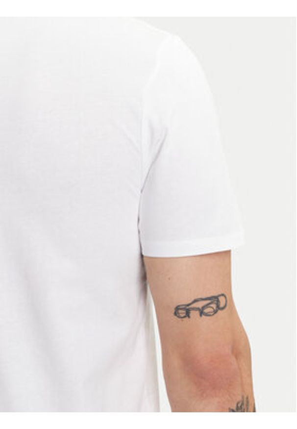 Guess T-Shirt M5YI44 KBW41 Biały Regular Fit. Kolor: biały. Materiał: bawełna