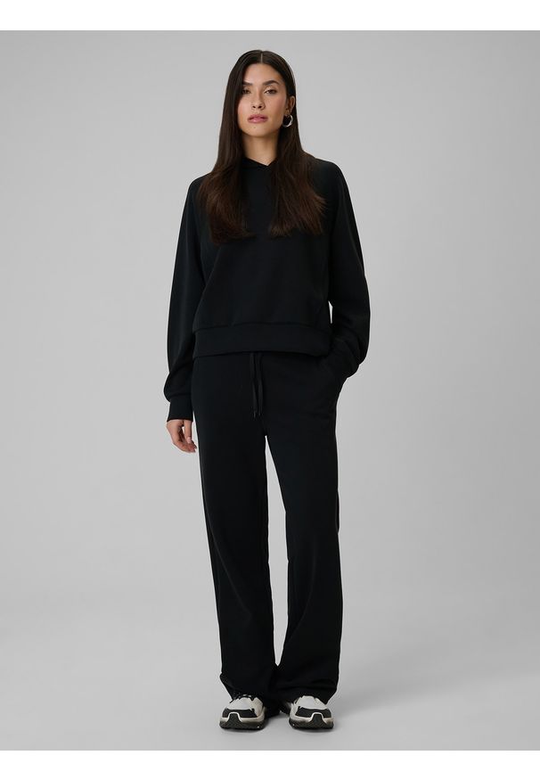 4f - 4F Bluza dresowa regular z kapturem damska - czarna L. Okazja: na co dzień. Typ kołnierza: kaptur. Kolor: czarny. Materiał: dresówka. Styl: casual, klasyczny