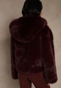 Renee - Bordowa Kurtka Futerko z Nieodpinanym Kapturem Vetisala. Okazja: na co dzień. Kolor: czerwony. Materiał: futro. Styl: elegancki, casual #2