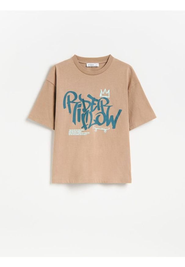 Reserved - Bawełniany t-shirt z nadrukiem - brązowy. Kolor: brązowy. Materiał: bawełna. Wzór: nadruk