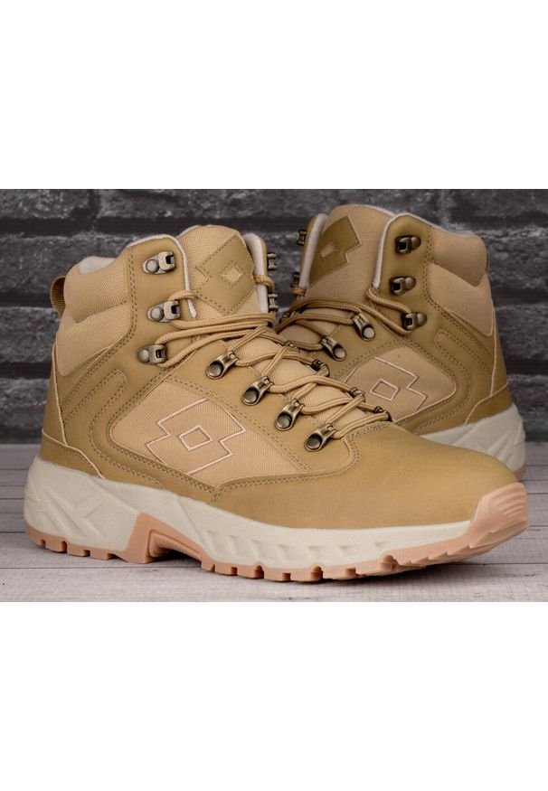 Buty męskie zimowe wysokie LOTTO WOODLARK MID WHEAT. Kolor: wielokolorowy, beżowy, brązowy. Sezon: zima