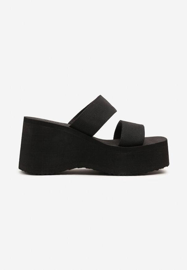 Renee - Czarne Basicowe Klapki na Koturnie Panilia. Okazja: na co dzień. Kolor: czarny. Materiał: jeans. Sezon: lato. Obcas: na koturnie. Styl: casual