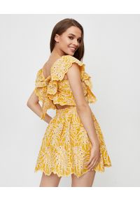 LOVE & ROSE - Żółta sukienka Rosa. Kolor: żółty. Materiał: bawełna, materiał. Wzór: haft, ażurowy. Sezon: lato. Typ sukienki: proste #3