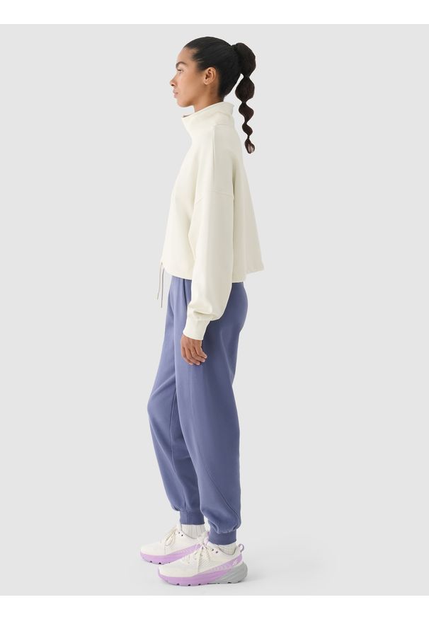 4f - 4F Bluza dresowa bez kaptura damska 4F x Anna Lewandowska - biała L. Okazja: na co dzień. Typ kołnierza: bez kaptura. Kolor: biały. Materiał: dresówka. Wzór: gładki, ze splotem. Styl: casual, sportowy