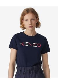 Kenzo - KENZO - Granatowa koszulka z logo. Kolor: niebieski. Materiał: bawełna. Wzór: aplikacja. Styl: klasyczny
