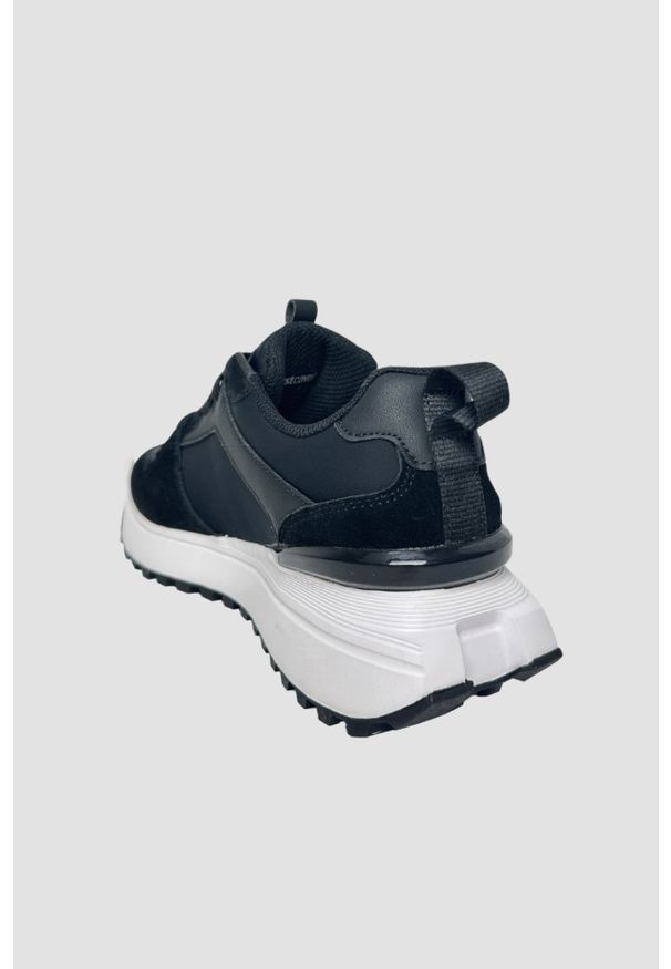 Just Cavalli - JUST CAVALLI Czarne sneakersy Fondo Karina. Kolor: czarny
