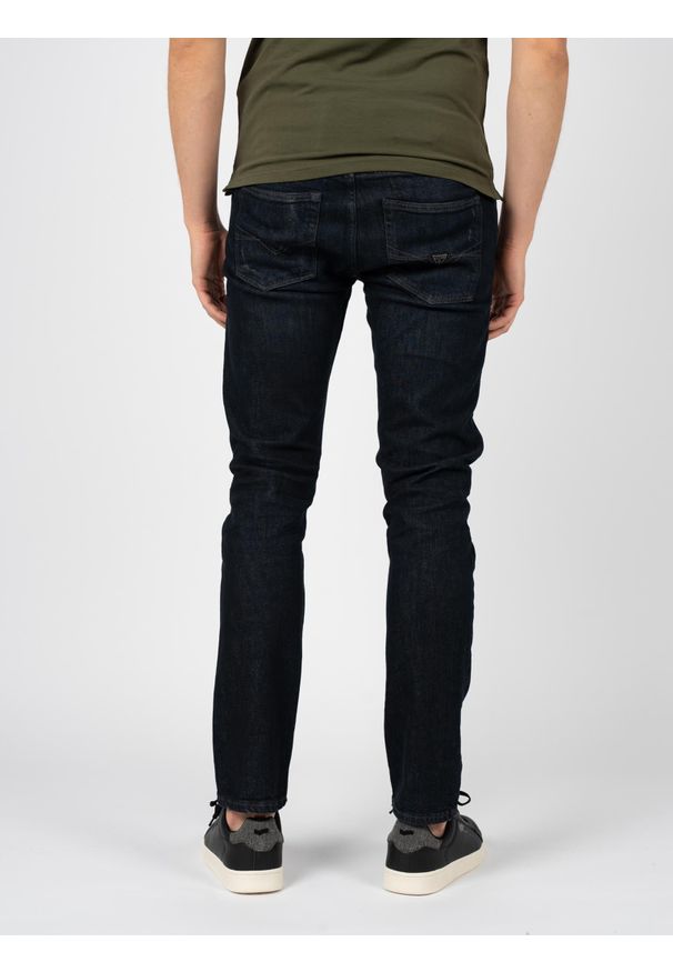 Guess Jeansy "Slim Tapered" | M2RAS2D47I6 | Mężczyzna | Granatowy. Kolor: niebieski. Wzór: aplikacja, haft