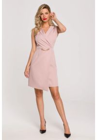 Sukienki.shop - Sukienka żakietowa ołówkowa kopertowa mini bez rękawów róż. Kolor: różowy. Długość rękawa: bez rękawów. Typ sukienki: kopertowe, ołówkowe. Styl: elegancki, klasyczny, wizytowy. Długość: mini #1