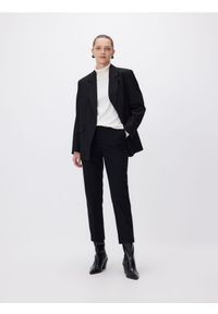 Reserved - Spodnie cygaretki - czarny. Kolor: czarny. Materiał: wiskoza, tkanina #1