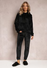 Renee - Czarny 2-częściowy Pluszowy Komplet Piżamowy z Bluzą Kangurką i Spodniami Jogger Vegame. Kolor: czarny. Materiał: dzianina #3