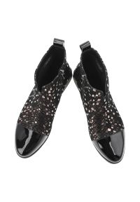 Czarne Botki S.Barski Eleganckie Obuwie Damskie. Zapięcie: zamek. Kolor: czarny. Materiał: lakier, materiał. Sezon: zima, jesień. Obcas: na obcasie. Styl: elegancki. Wysokość obcasa: średni #3