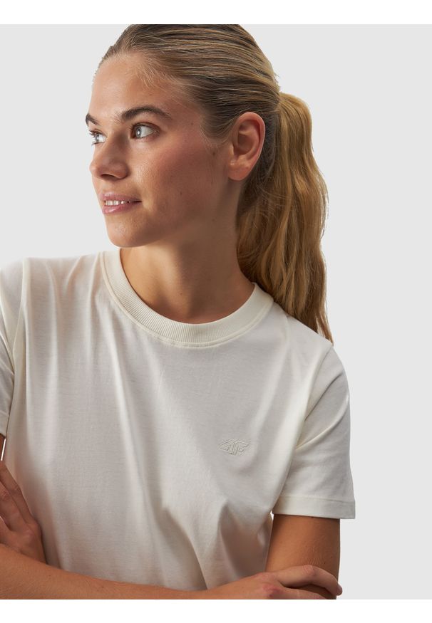 4f - 4F T-shirt regular gładki damski - beżowy L. Okazja: na co dzień. Kolor: beżowy. Materiał: dzianina, skóra, materiał, jersey, bawełna. Długość rękawa: krótki rękaw. Długość: krótkie. Wzór: gładki. Sezon: lato. Styl: casual, klasyczny, sportowy