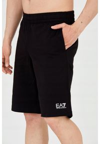 EA7 Emporio Armani - EA7 Czarne shorty męskie z białym logo. Kolor: czarny. Materiał: bawełna. Długość: krótkie #7