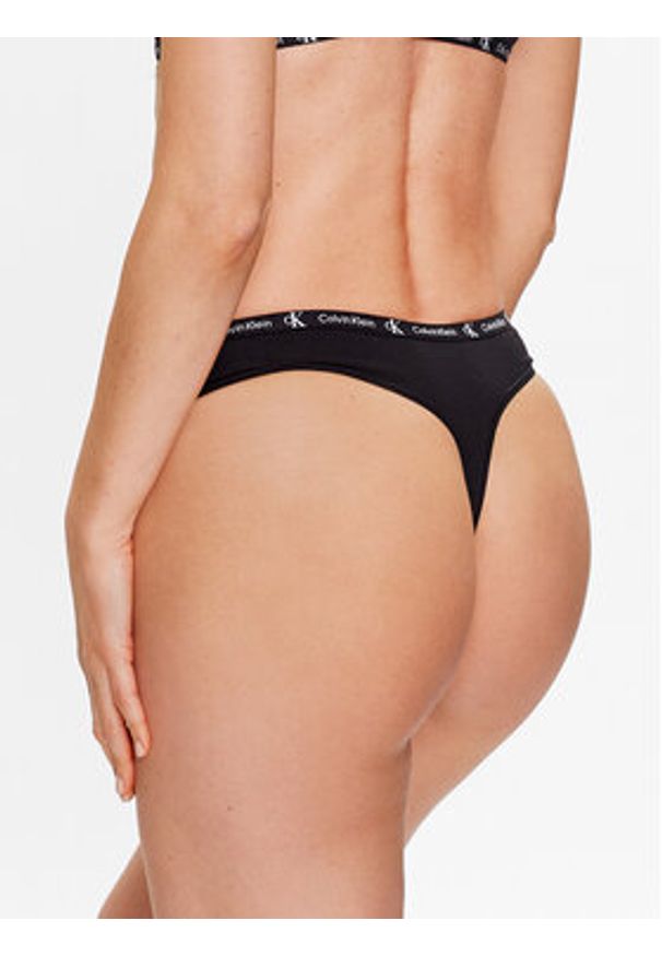 Calvin Klein Underwear Komplet 2 par stringów 000QD3990E Kolorowy. Materiał: bawełna. Wzór: kolorowy