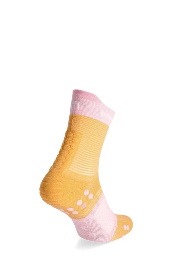 Skarpety biegowe Compressport Pro Racing Socks v4.0 Run High. Kolor: pomarańczowy. Sport: bieganie
