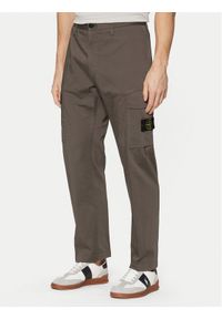 Stone Island Spodnie materiałowe 811533908 Zielony Regular Fit. Kolor: zielony. Materiał: bawełna