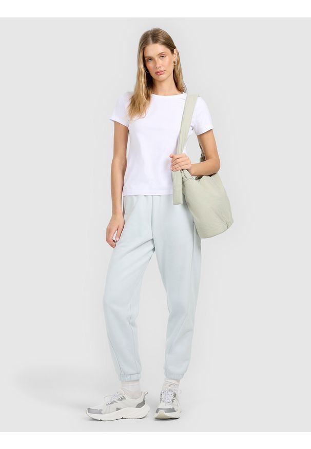 4f - 4F T-shirt slim gładki damski - biały XS. Okazja: na uczelnię, na co dzień. Kolor: biały. Materiał: materiał. Wzór: gładki. Styl: casual, sportowy, klasyczny